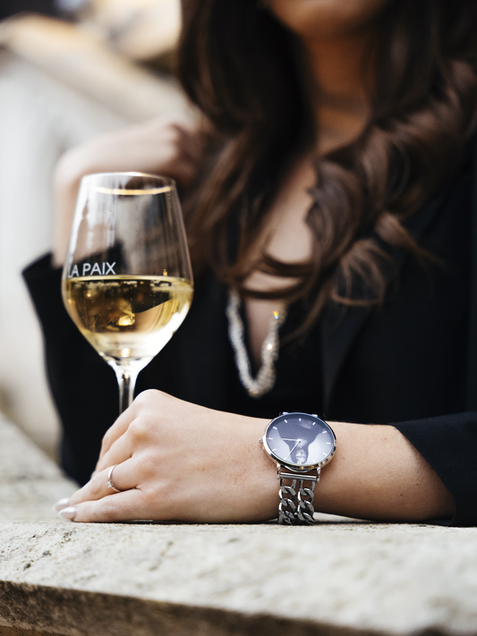 Mona Lisa Feminine Timepiece - With Indicators